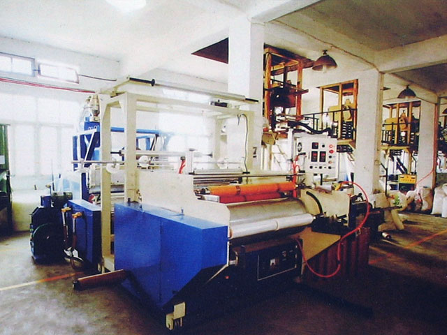 纏(chan)繞膜機(ji)